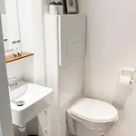 Spacious Loft With Balcony & High-speed Wi-fi דירה טילבורג