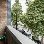 דירה Spacious Loft With Balcony & High-speed Wi-fi טילבורג