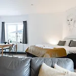 דירה Spacious Loft With Balcony & High-speed Wi-fi טילבורג