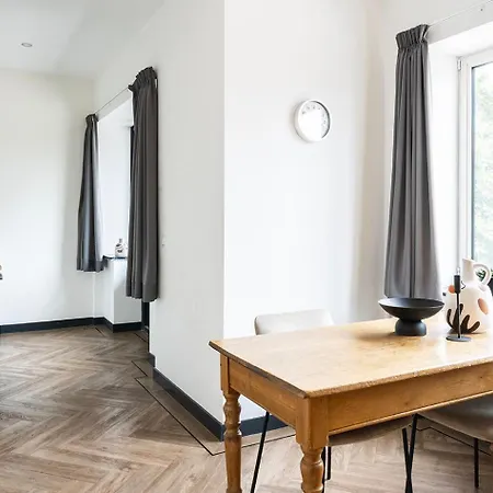 Spacious Loft With Balcony & High-speed Wi-fi *