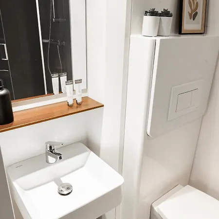 Spacious Loft With Balcony & High-speed Wi-fi * Tilburgo