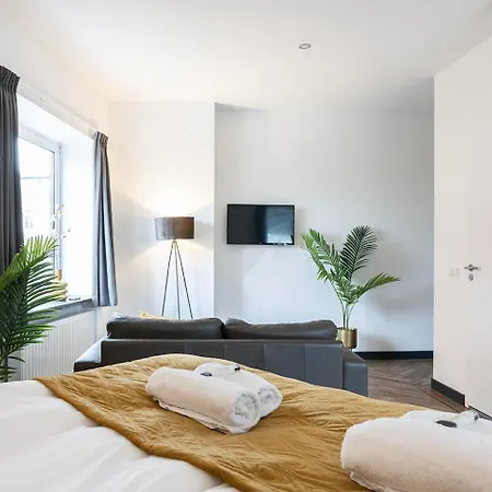 Spacious Loft With Balcony & High-speed Wi-fi Apartamento