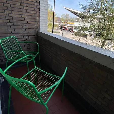 Spacious Loft With Balcony & High-speed Wi-fi Tilburgo