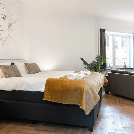 Lägenhet Spacious Loft With Balcony & High-speed Wi-fi Tilburg