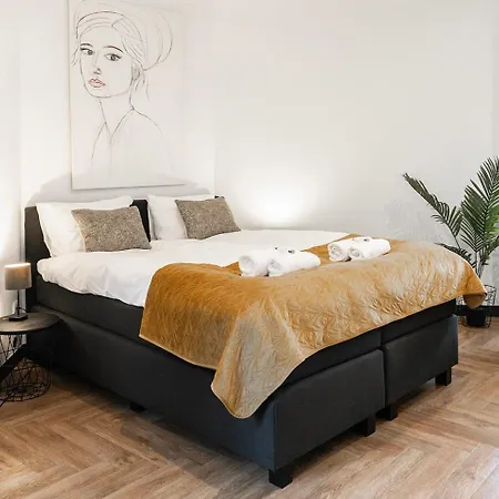 Spacious Loft With Balcony & High-speed Wi-fi Tilburgo