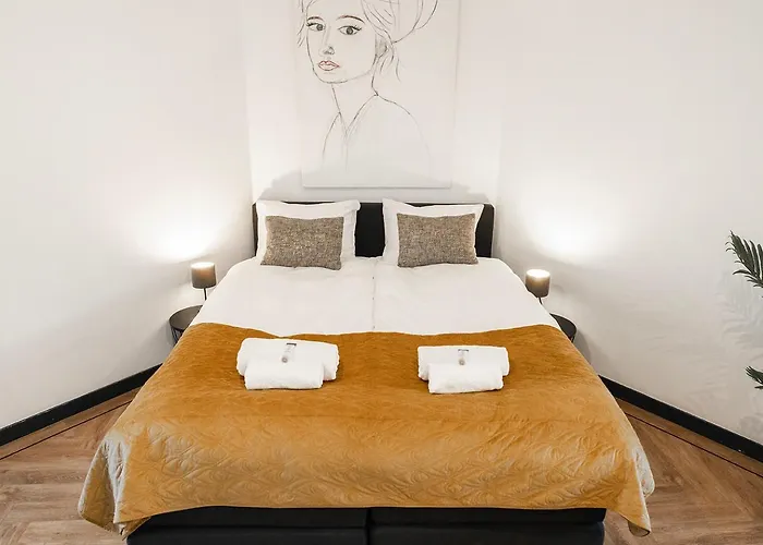 Spacious Loft With Balcony & High-speed Wi-fi * تيلبورغ