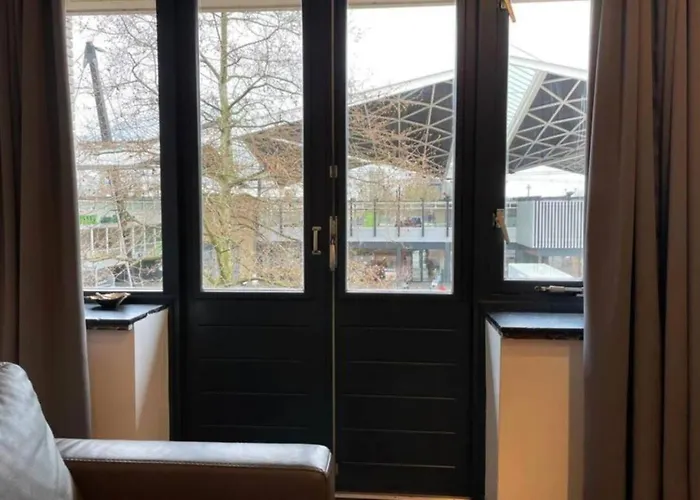 Apartmán Spacious Loft With Balcony & High-speed Wi-fi