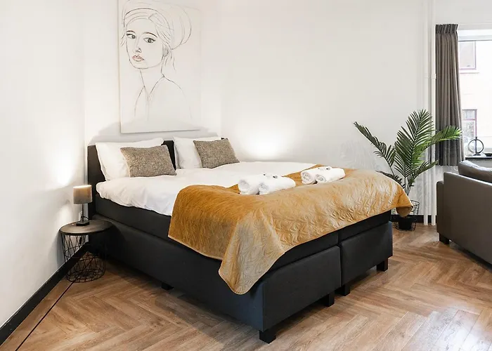 Spacious Loft With Balcony & High-speed Wi-fi تيلبورغ