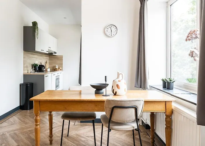 شقة Spacious Loft With Balcony & High-speed Wi-fi تيلبورغ